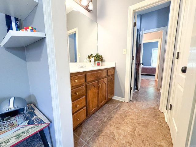 2021 Boundary Oaks Drive, Jonesboro, AR 72404