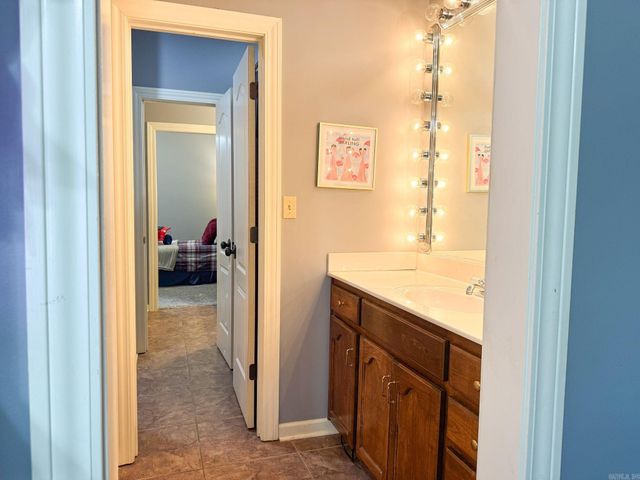 2021 Boundary Oaks Drive, Jonesboro, AR 72404