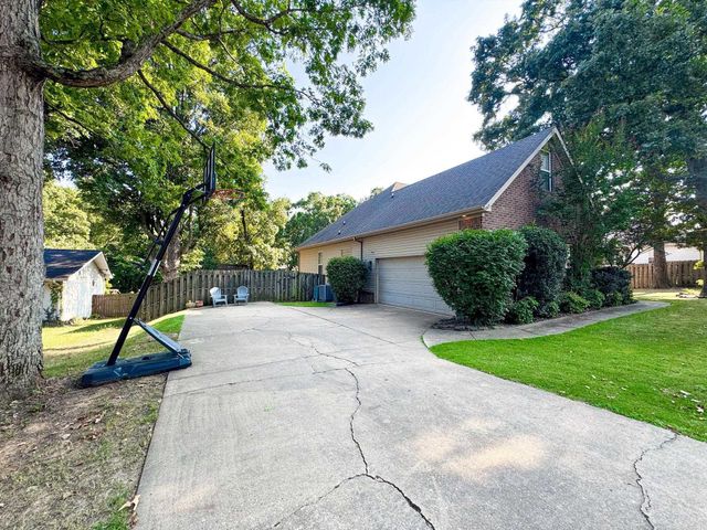 2021 Boundary Oaks Drive, Jonesboro, AR 72404