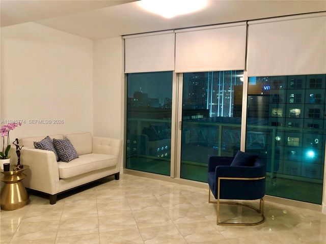 300 S Biscayne Blvd T-1803, Miami, FL 33131