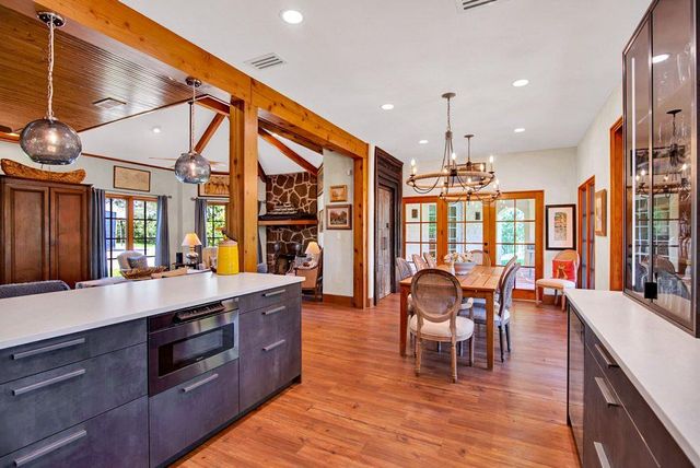 541 Martindale Falls RD, Martindale, TX 78655