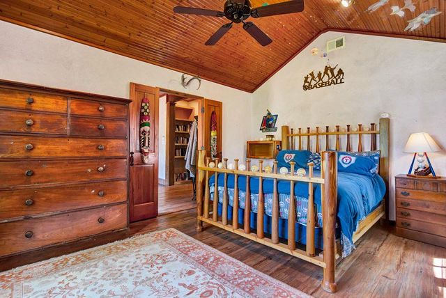 541 Martindale Falls RD, Martindale, TX 78655