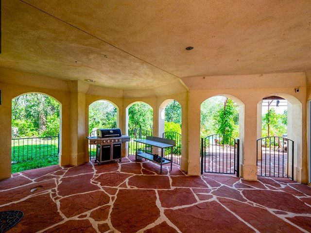 541 Martindale Falls RD, Martindale, TX 78655