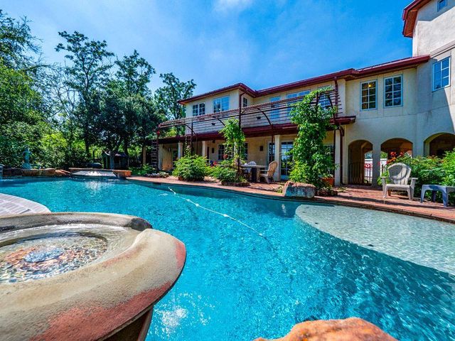 541 Martindale Falls RD, Martindale, TX 78655