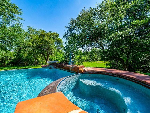 541 Martindale Falls RD, Martindale, TX 78655