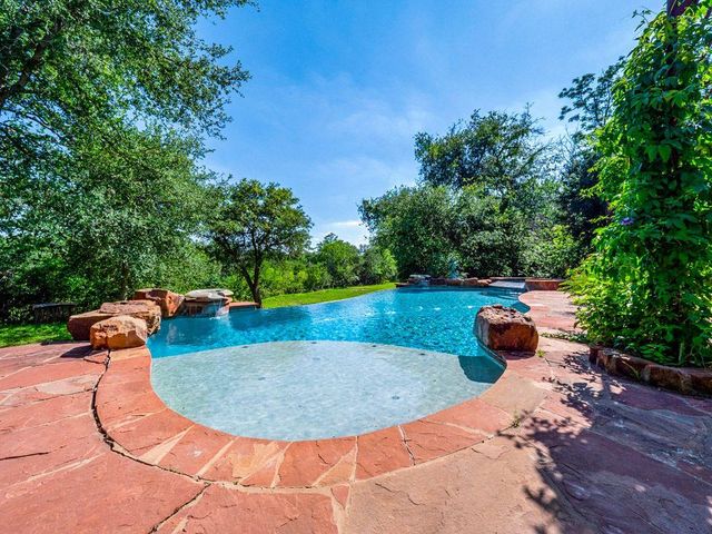541 Martindale Falls RD, Martindale, TX 78655