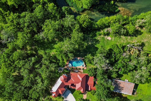 541 Martindale Falls RD, Martindale, TX 78655