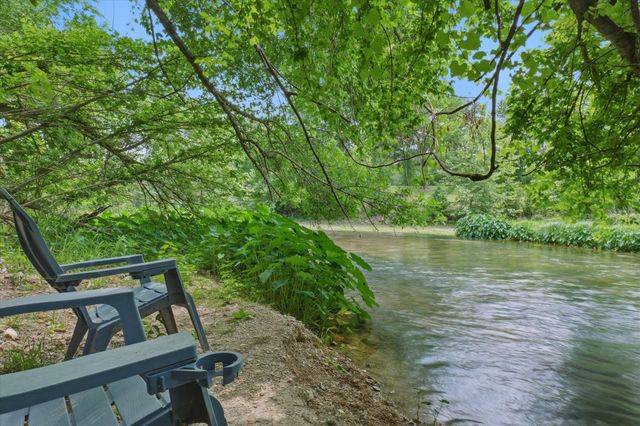 541 Martindale Falls RD, Martindale, TX 78655