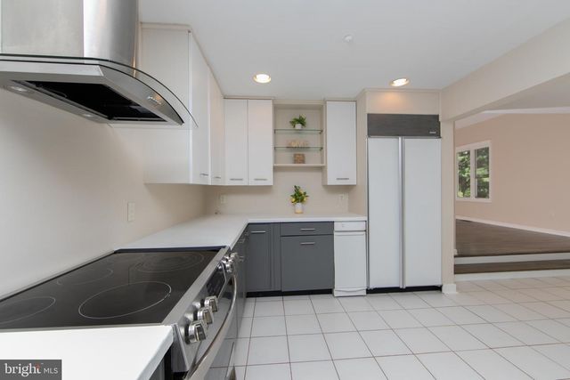 49 BRADFORD WAY, Voorhees, NJ 08043