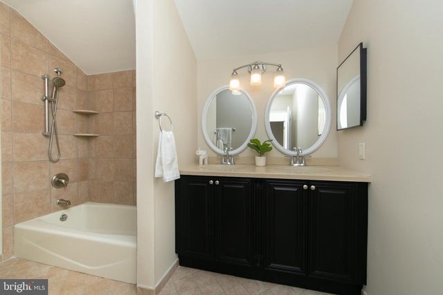 49 BRADFORD WAY, Voorhees, NJ 08043