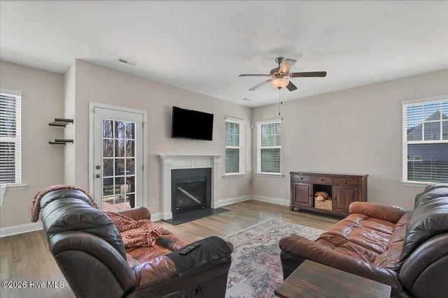 215 Farmhouse Lane, Carthage, NC 28327