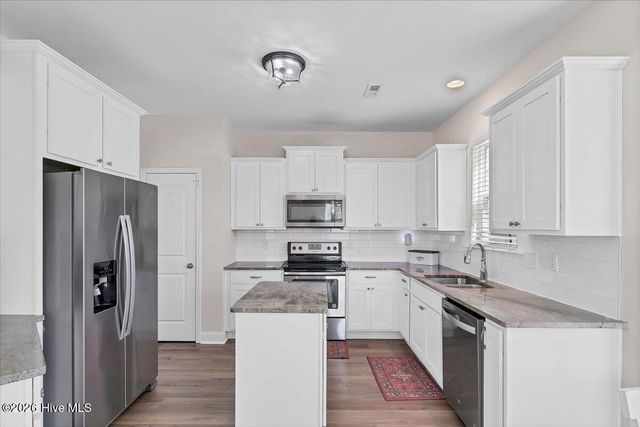 215 Farmhouse Lane, Carthage, NC 28327