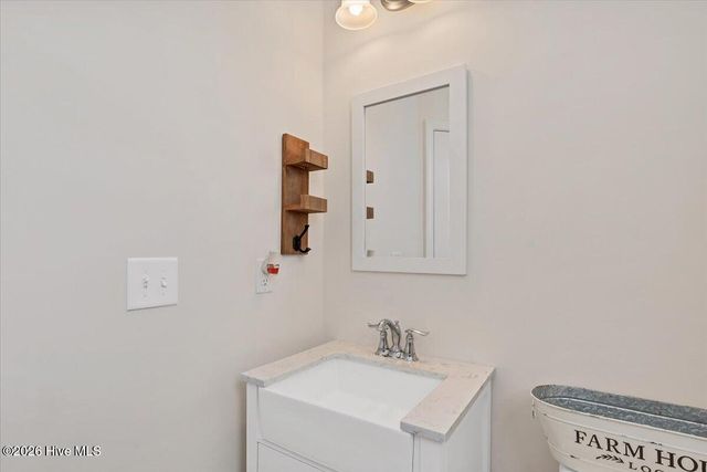 215 Farmhouse Lane, Carthage, NC 28327