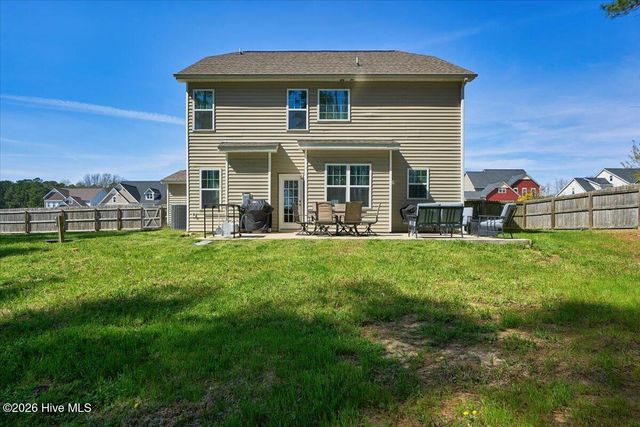 215 Farmhouse Lane, Carthage, NC 28327