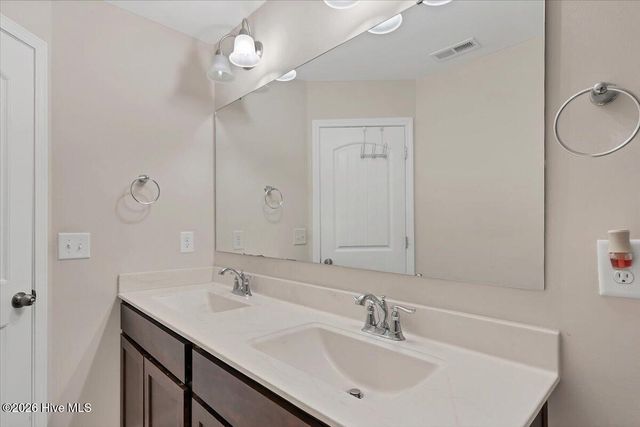 215 Farmhouse Lane, Carthage, NC 28327