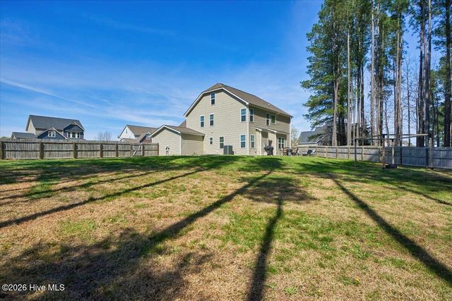 215 Farmhouse Lane, Carthage, NC 28327