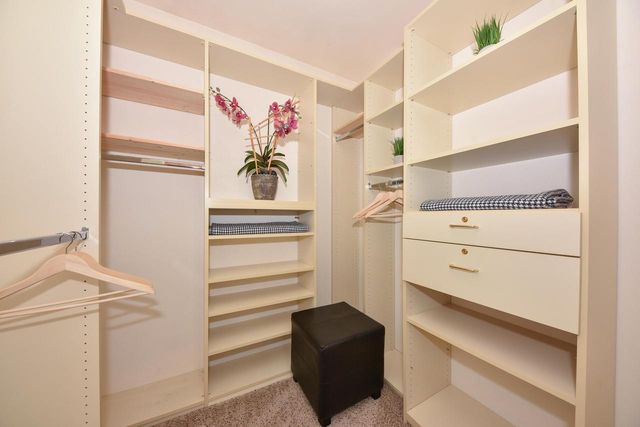 W210N11170 Mountbrooke DRIVE, Germantown, WI 53022