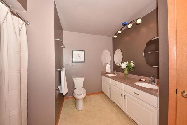 W210N11170 Mountbrooke DRIVE, Germantown, WI 53022