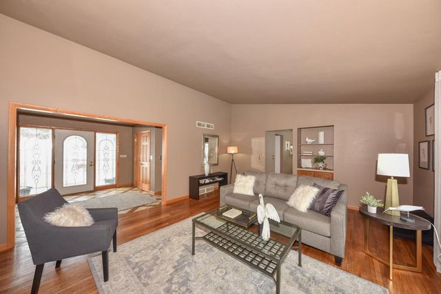 W210N11170 Mountbrooke DRIVE, Germantown, WI 53022