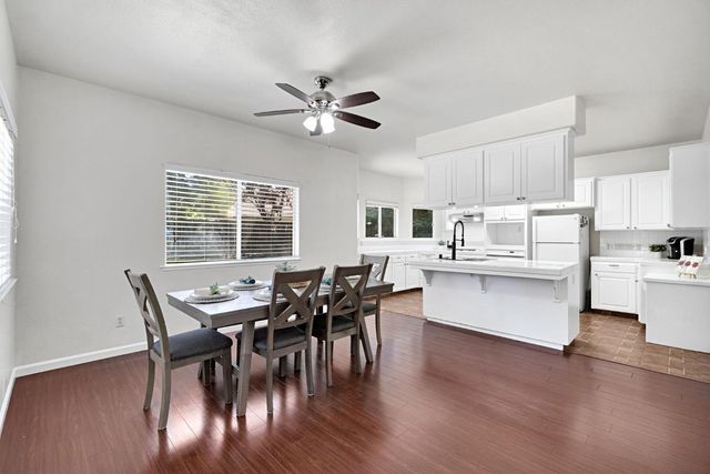 838 E Omaha Avenue, Fresno, CA 93720