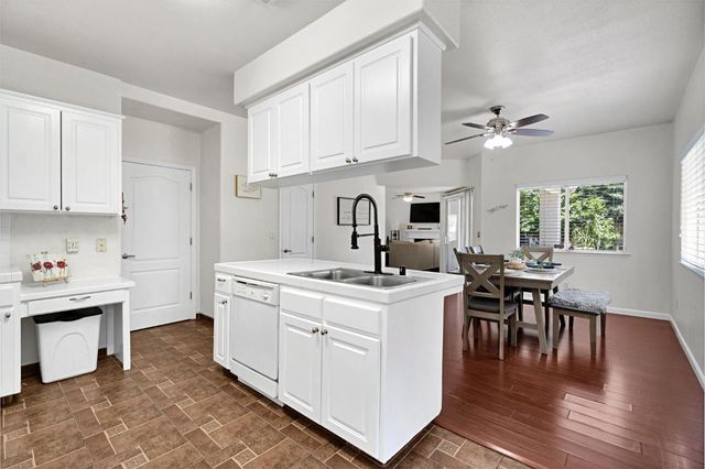 838 E Omaha Avenue, Fresno, CA 93720