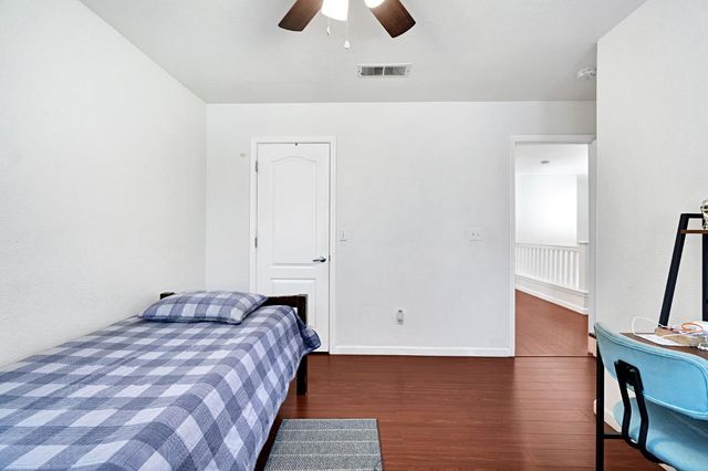 838 E Omaha Avenue, Fresno, CA 93720