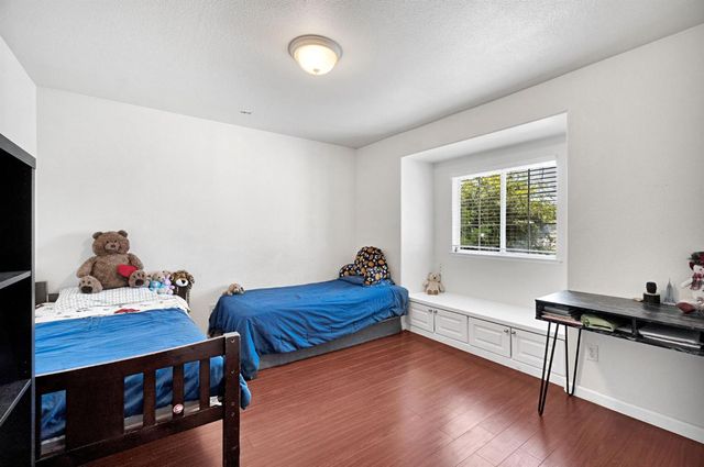 838 E Omaha Avenue, Fresno, CA 93720