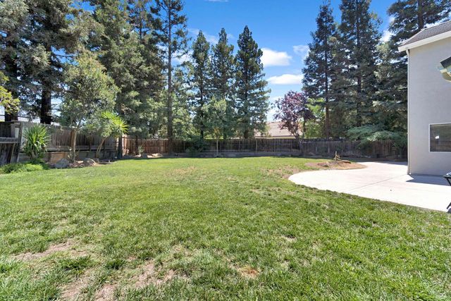 838 E Omaha Avenue, Fresno, CA 93720