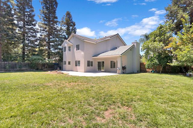 838 E Omaha Avenue, Fresno, CA 93720