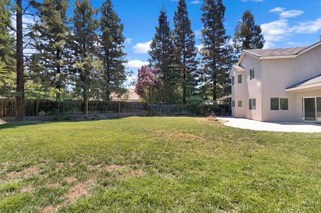 838 E Omaha Avenue, Fresno, CA 93720
