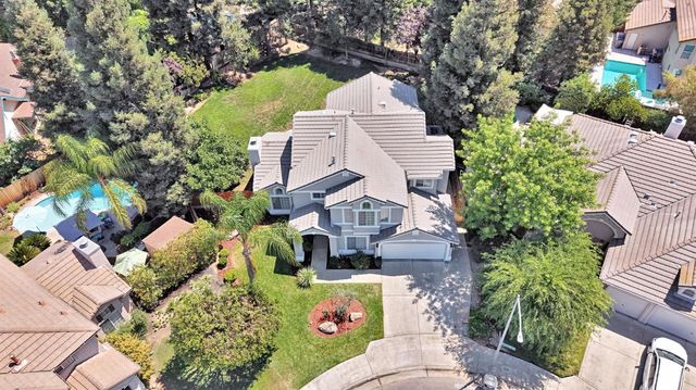 838 E Omaha Avenue, Fresno, CA 93720
