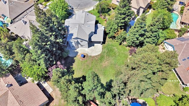 838 E Omaha Avenue, Fresno, CA 93720