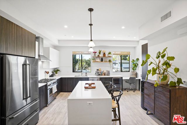 6716 N Royce Lane, Van Nuys (los Angeles), CA 91411