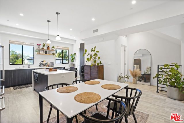 6716 N Royce Lane, Van Nuys (los Angeles), CA 91411