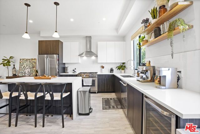 6716 N Royce Lane, Van Nuys (los Angeles), CA 91411