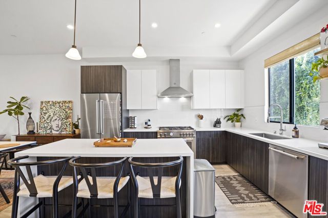 6716 N Royce Lane, Van Nuys (los Angeles), CA 91411