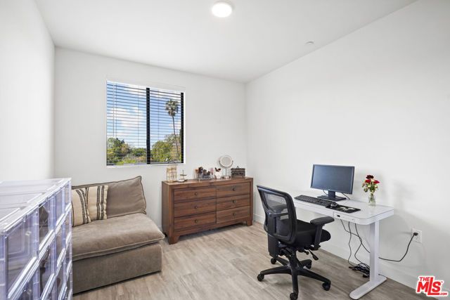 6716 N Royce Lane, Van Nuys (los Angeles), CA 91411