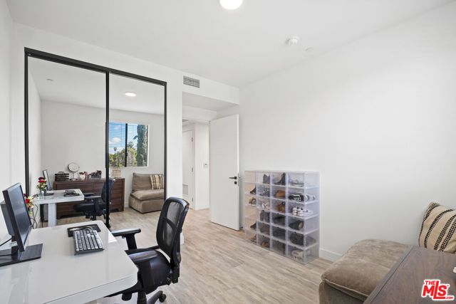 6716 N Royce Lane, Van Nuys (los Angeles), CA 91411