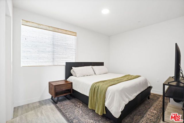 6716 N Royce Lane, Van Nuys (los Angeles), CA 91411