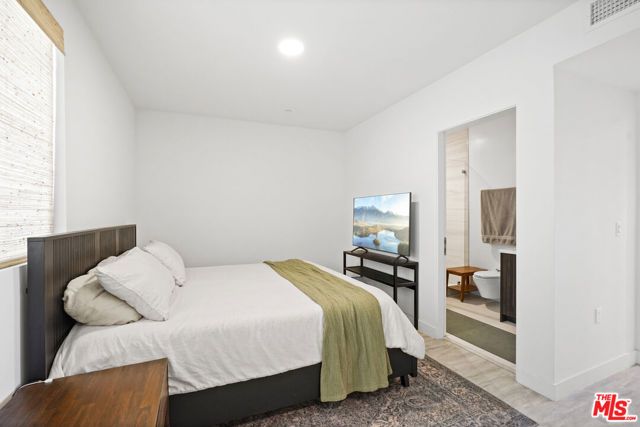 6716 N Royce Lane, Van Nuys (los Angeles), CA 91411