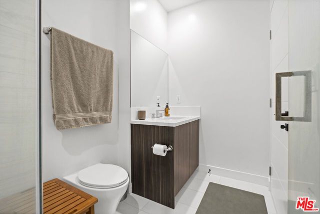 6716 N Royce Lane, Van Nuys (los Angeles), CA 91411