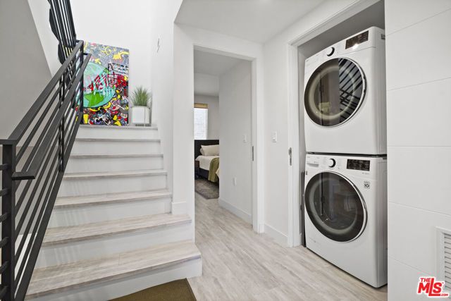 6716 N Royce Lane, Van Nuys (los Angeles), CA 91411