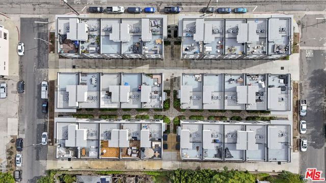 6716 N Royce Lane, Van Nuys (los Angeles), CA 91411