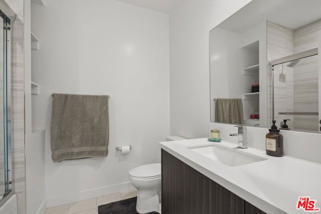 6716 N Royce Lane, Van Nuys (los Angeles), CA 91411