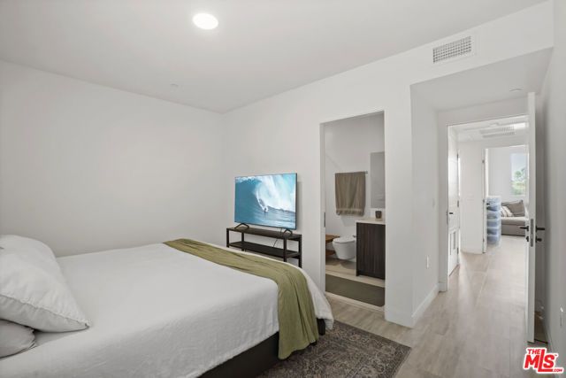 6716 N Royce Lane, Van Nuys (los Angeles), CA 91411