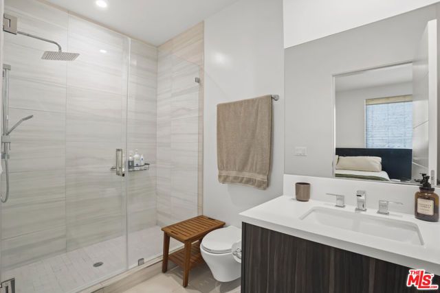 6716 N Royce Lane, Van Nuys (los Angeles), CA 91411