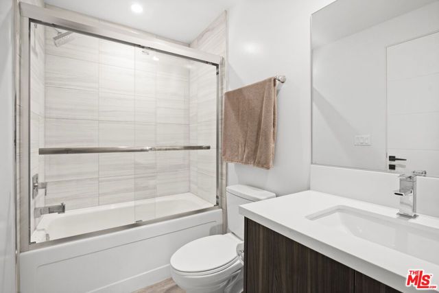 6716 N Royce Lane, Van Nuys (los Angeles), CA 91411