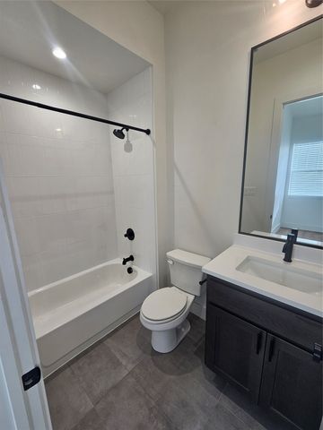 2139 Mail Avenue 101, Dallas, TX 75235