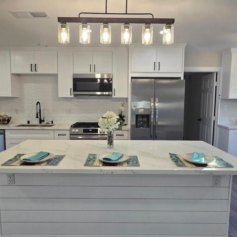 8202 Beaver Lake Dr., San Diego, CA 92119