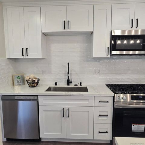 8202 Beaver Lake Dr., San Diego, CA 92119